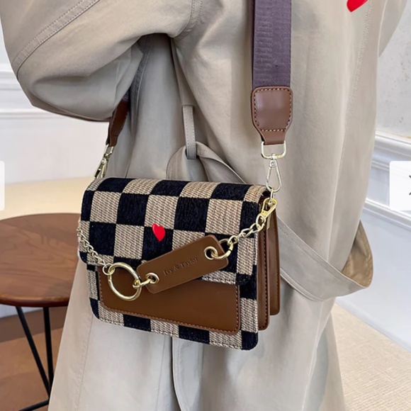 NWOT Ivy & Taylor Paris Bag - Picture 5 of 8